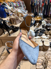 Flate pump Size 5 Minor damage see in pics