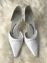 Women Heels Size 6 (EU 36) minor stain