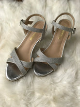 Women Heels Size 10 (EU 40)