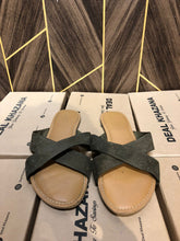 Women slipper Size 9