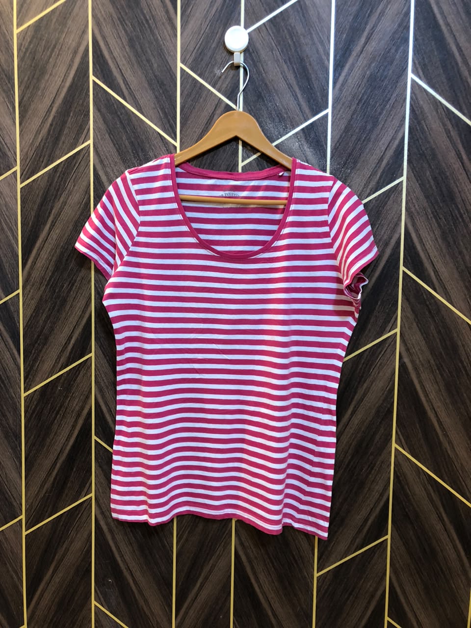 T-Shirt Jersey Medium to Large Size Length 25