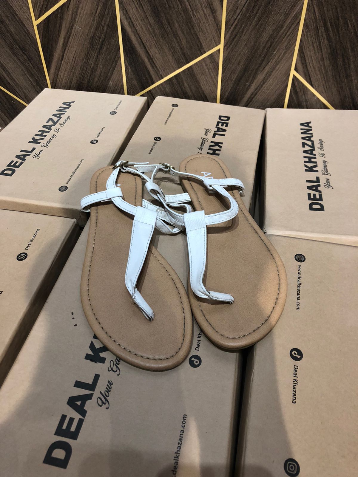 Women slipper Size 9