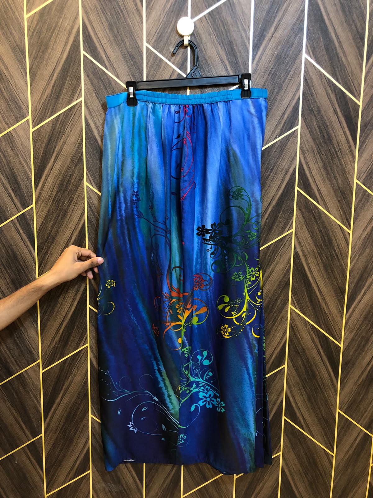 Women Skirts Silk Medium | Size Waist 30 | Length 41