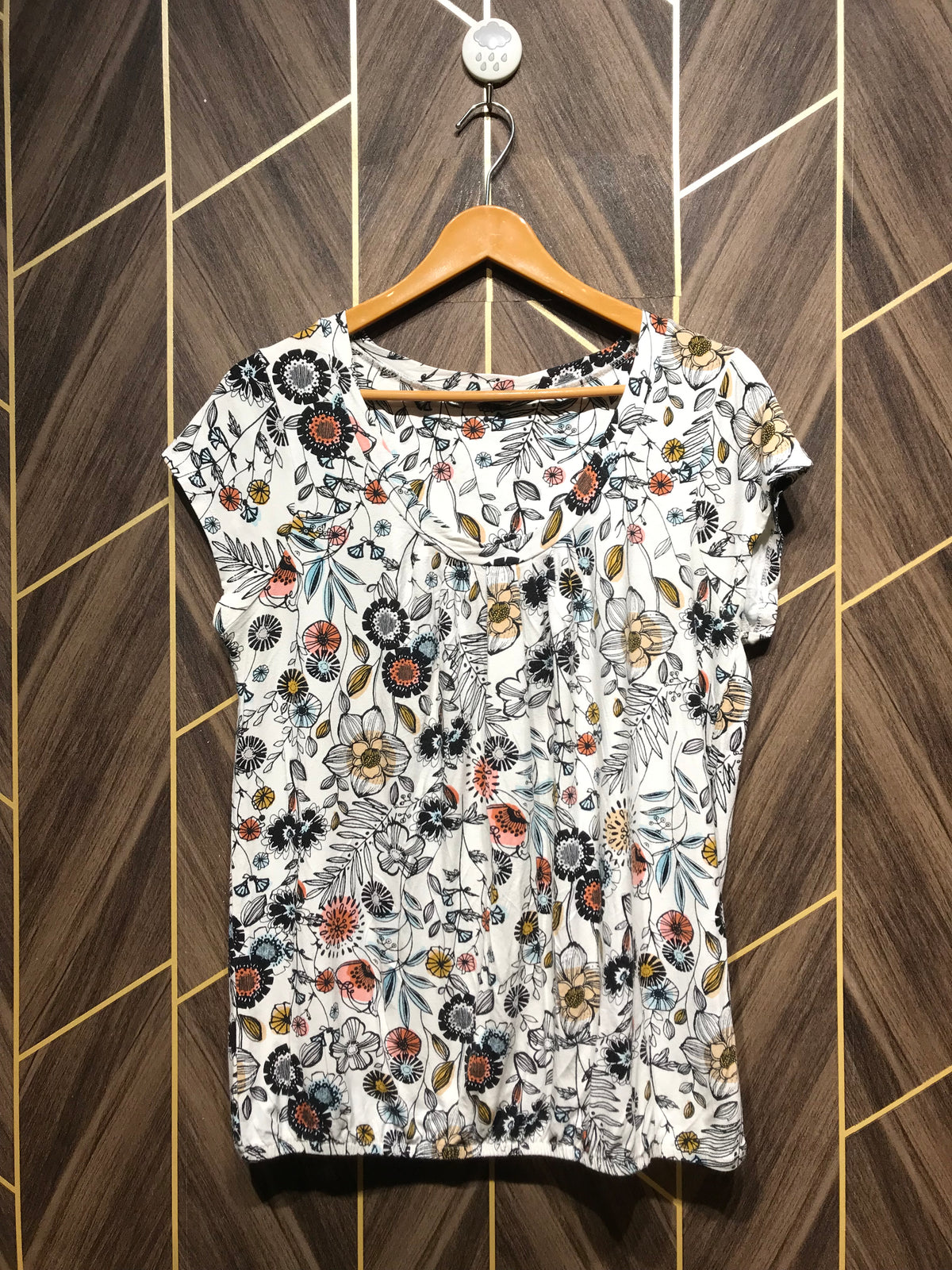 T-shirt S/M Length 27