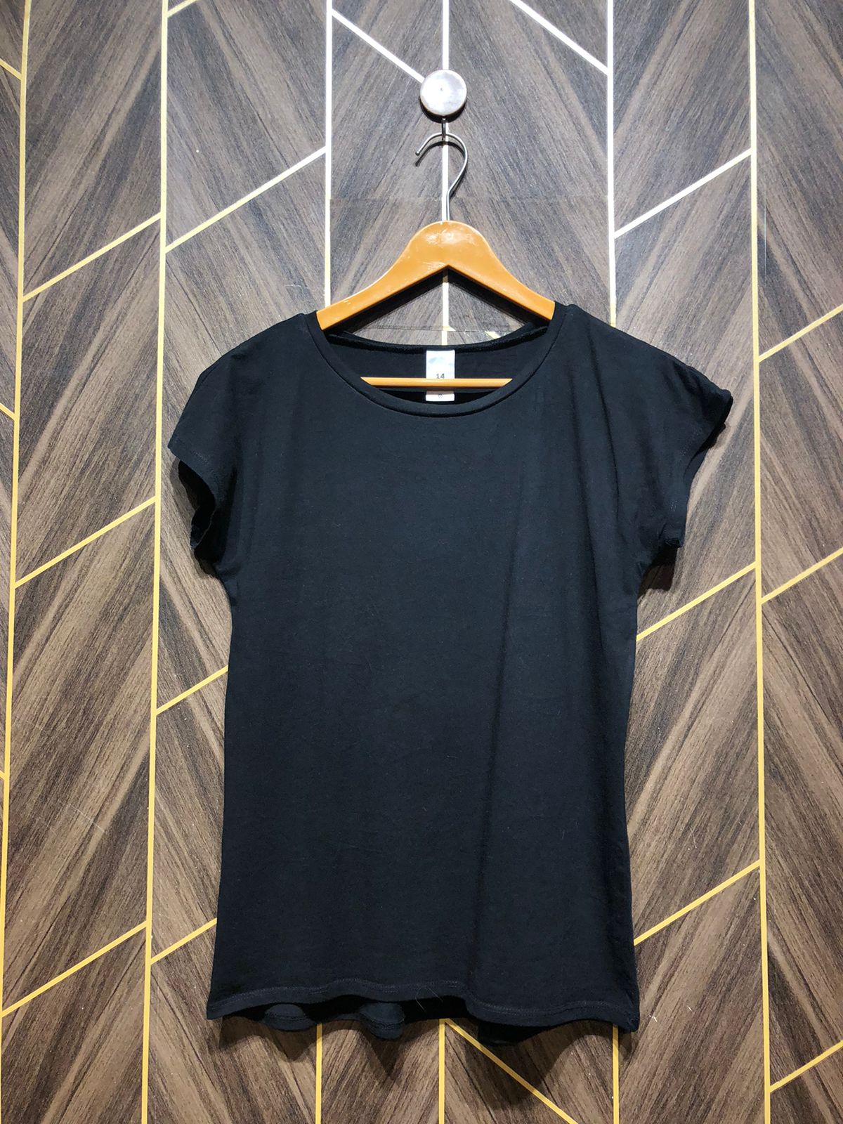 T-Shirt Jersey Small to Medium Size Length 24