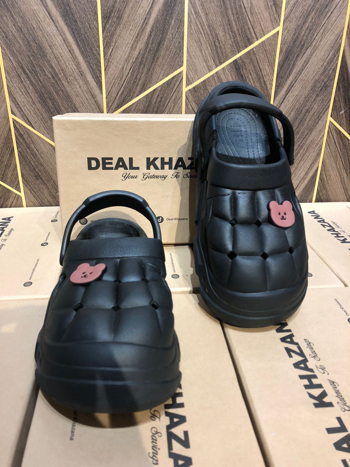 Women Comfortable Crocs Size 9