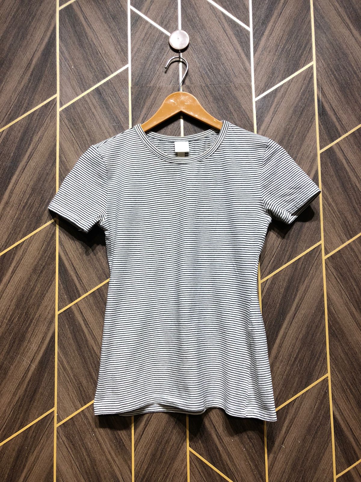 T-Shirt Jersey fitted  Small Size Length 22