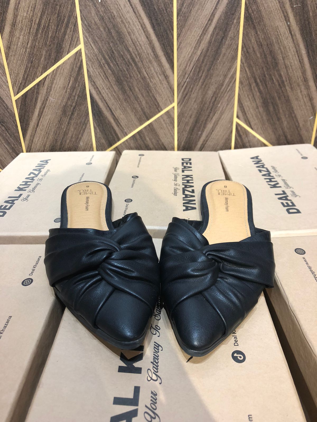 Women pump Size 8