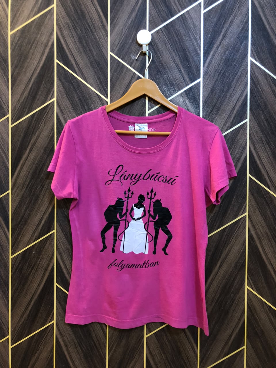 T-Shirt Jersey Small to Medium Size Length 24