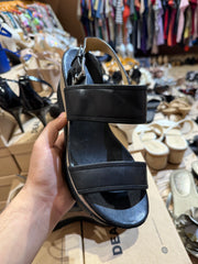 Sandle Heighted Size 37/7 Minor damage see in pic