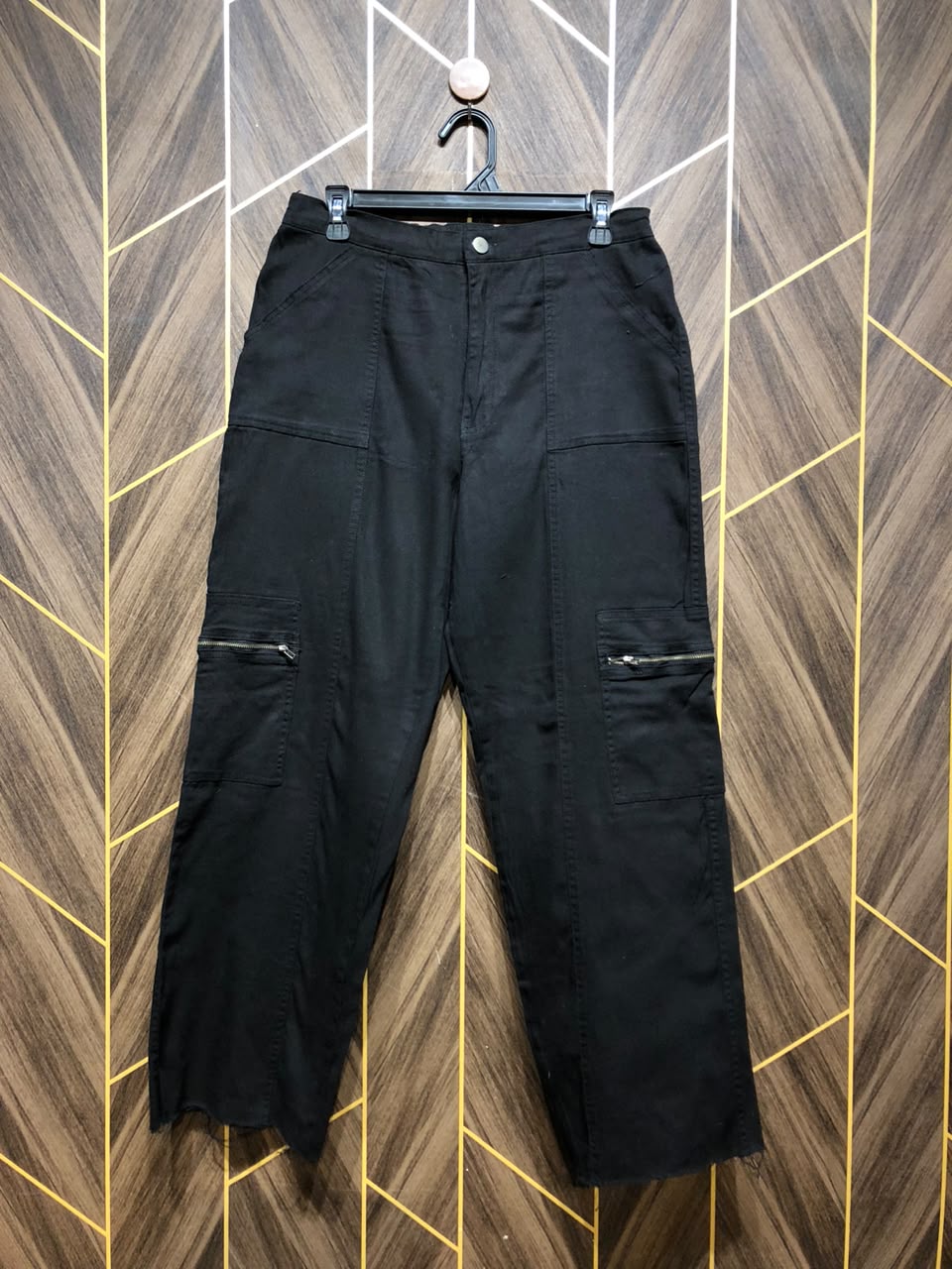 Women Wide Leg Cargo Jeans Medium to Large | Waist 32  –34 | Length 39