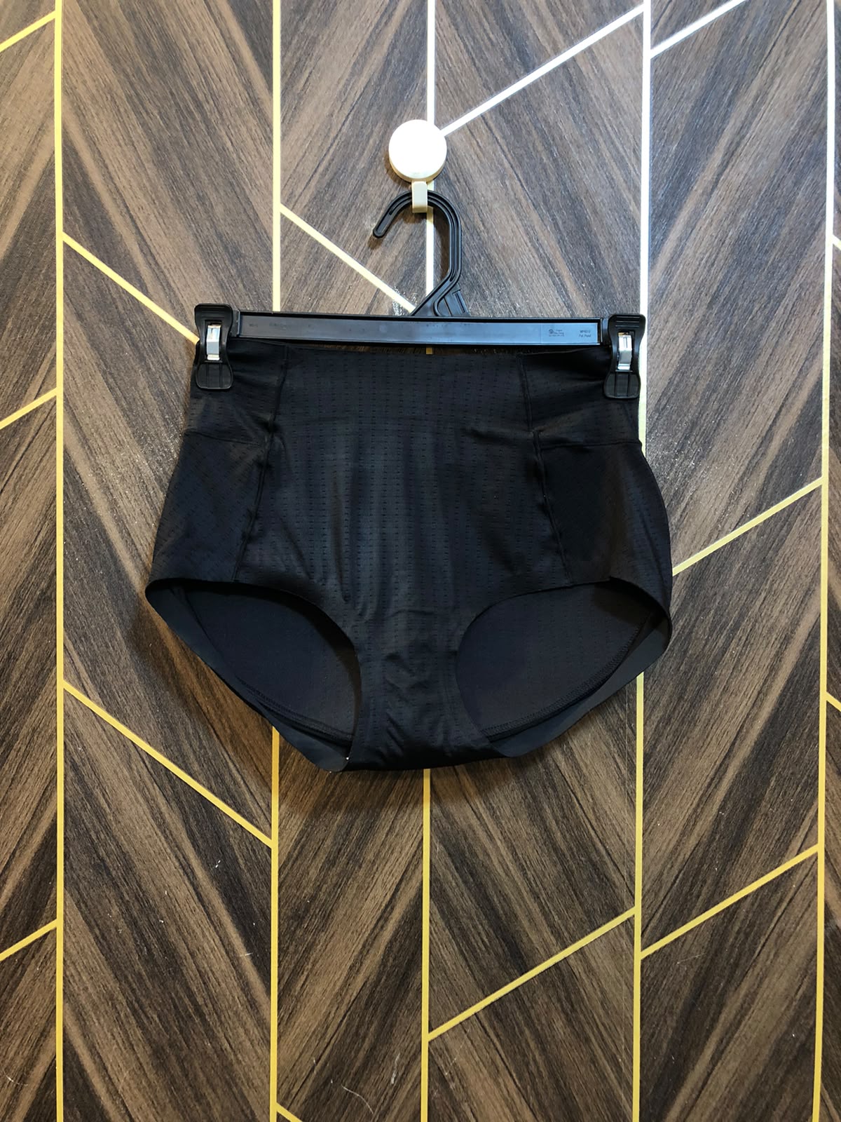 Women Mini Shorts Gym Wear Small | Size Waist 28 back foam