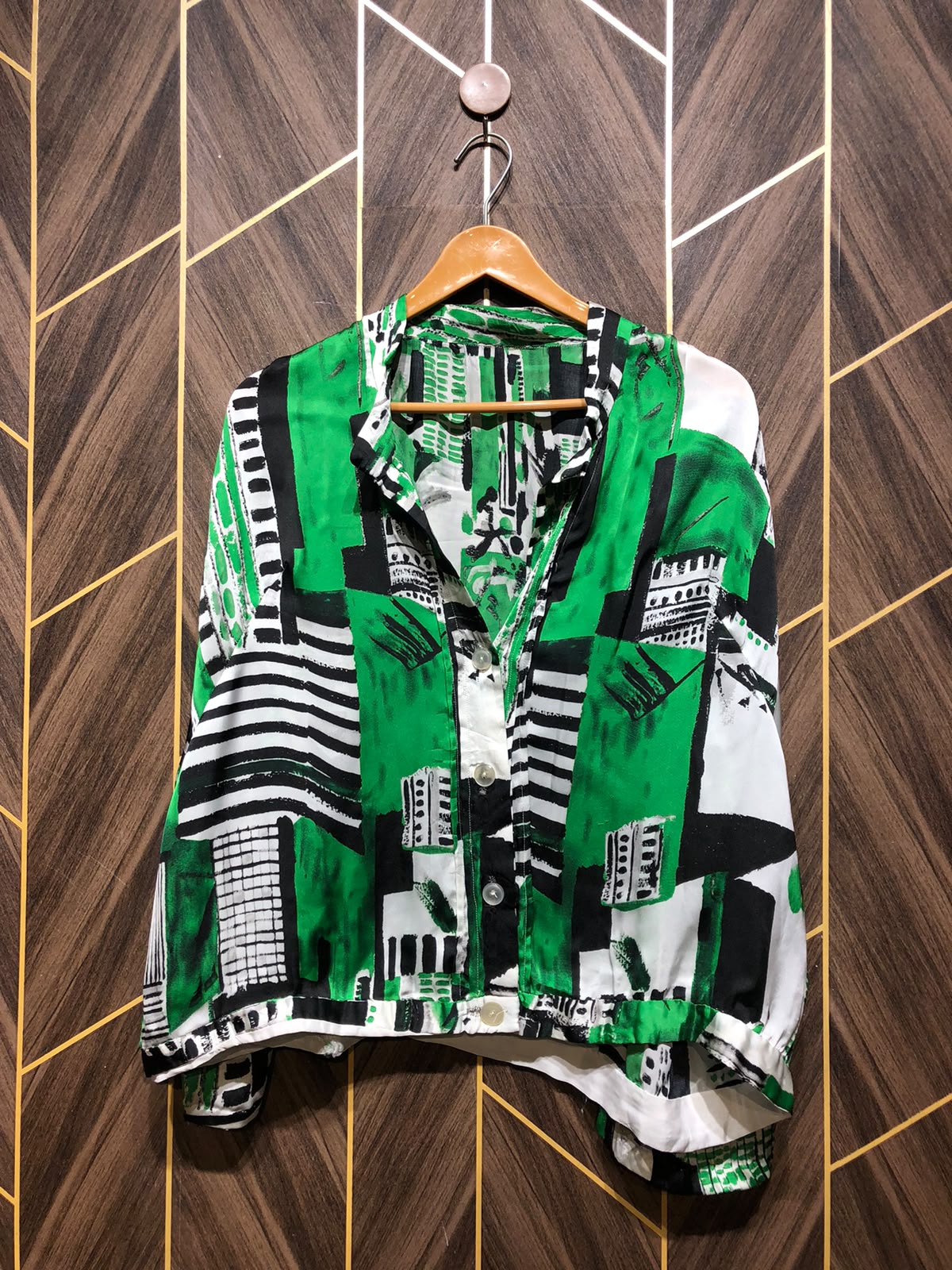 Western Top Silk – Medium Size (Chest: 19, Length: 25 )  baggy