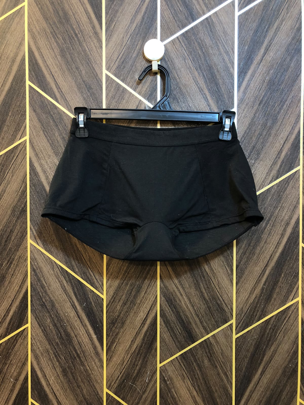 Women Mini Shorts Gym Wear Small | Size Waist 28 back foam