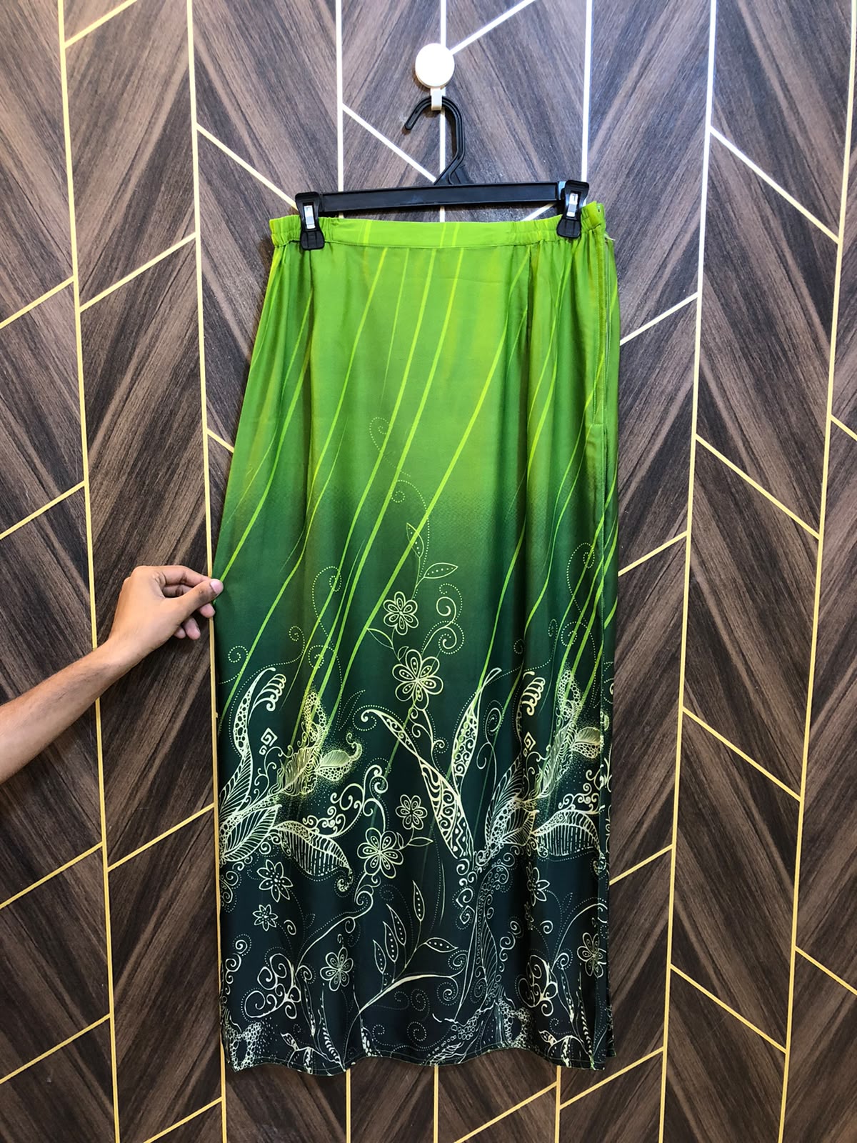 Women Skirts Silk Small | Size Waist 28 | Length 37