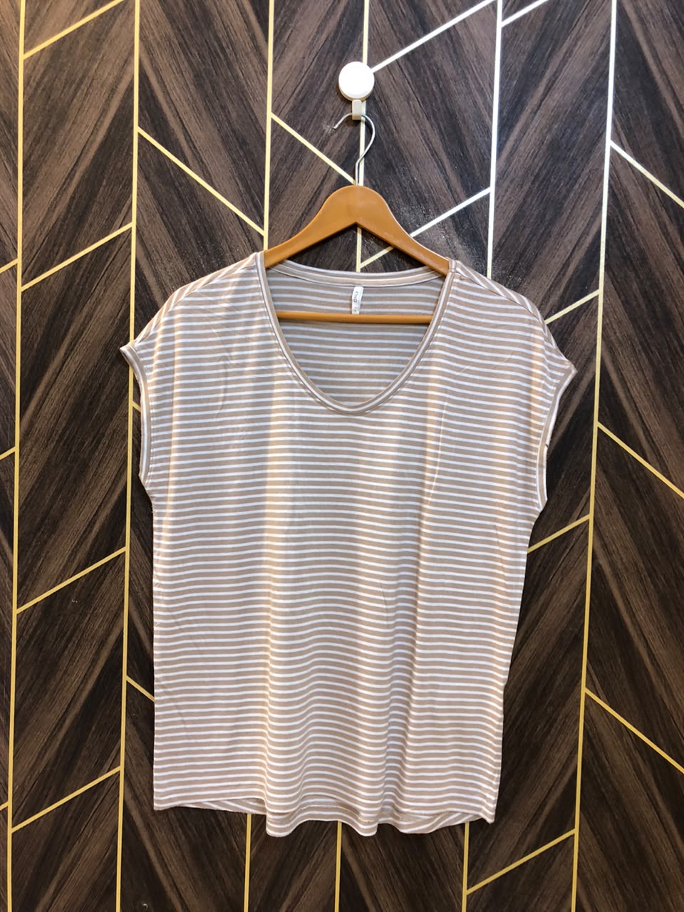 T-Shirt Jersey Medium Size Length 26 baggy