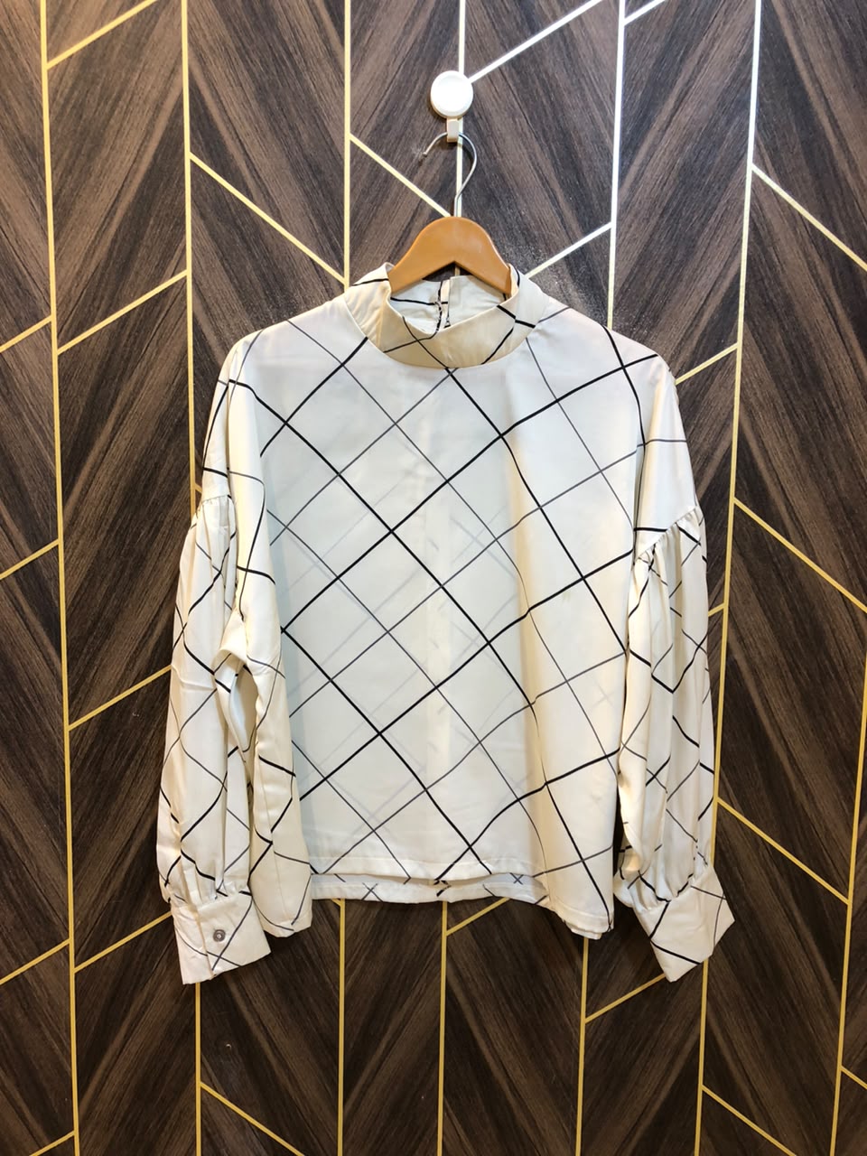 Western Top Silk – Medium Size (Chest: 19, Length: 25  baggy  )