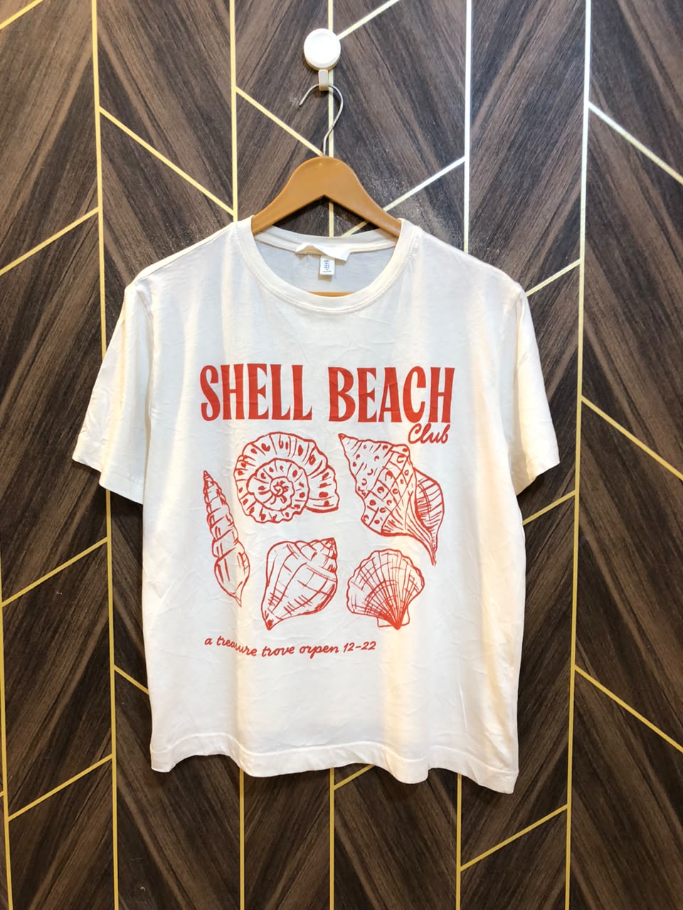T-Shirt Jersey Medium to Large Size Length 24 baggy