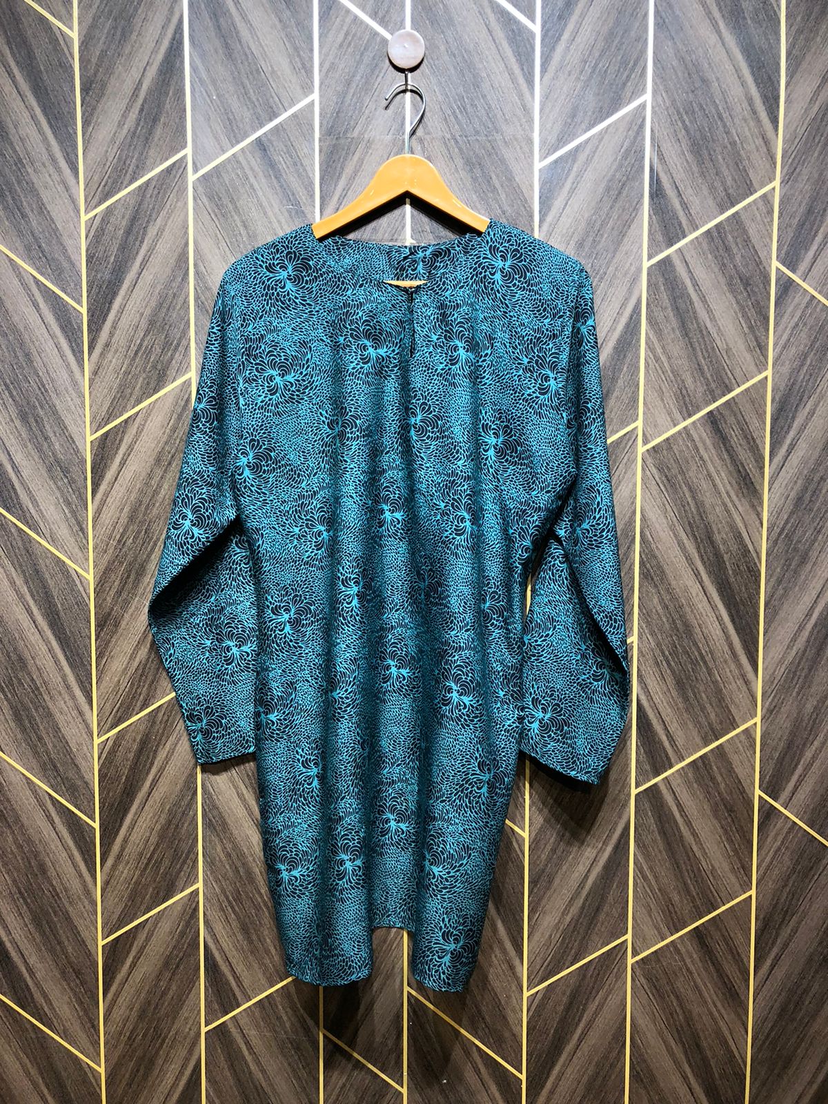 Western Top Silk – Large Size (Chest: 20, Length: 34 )