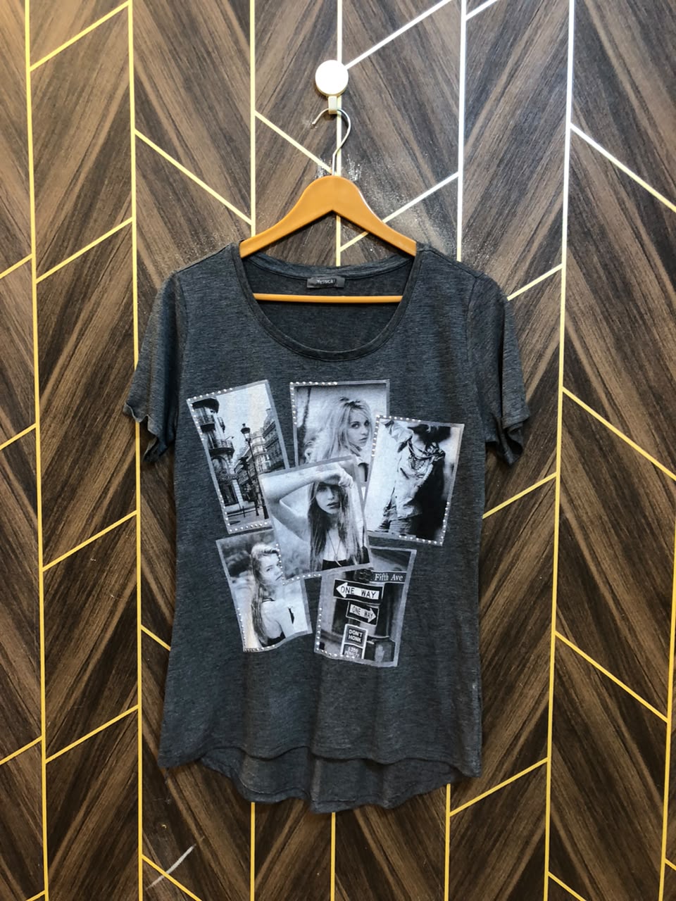 T-Shirt Jersey Small to Medium Size Length 28