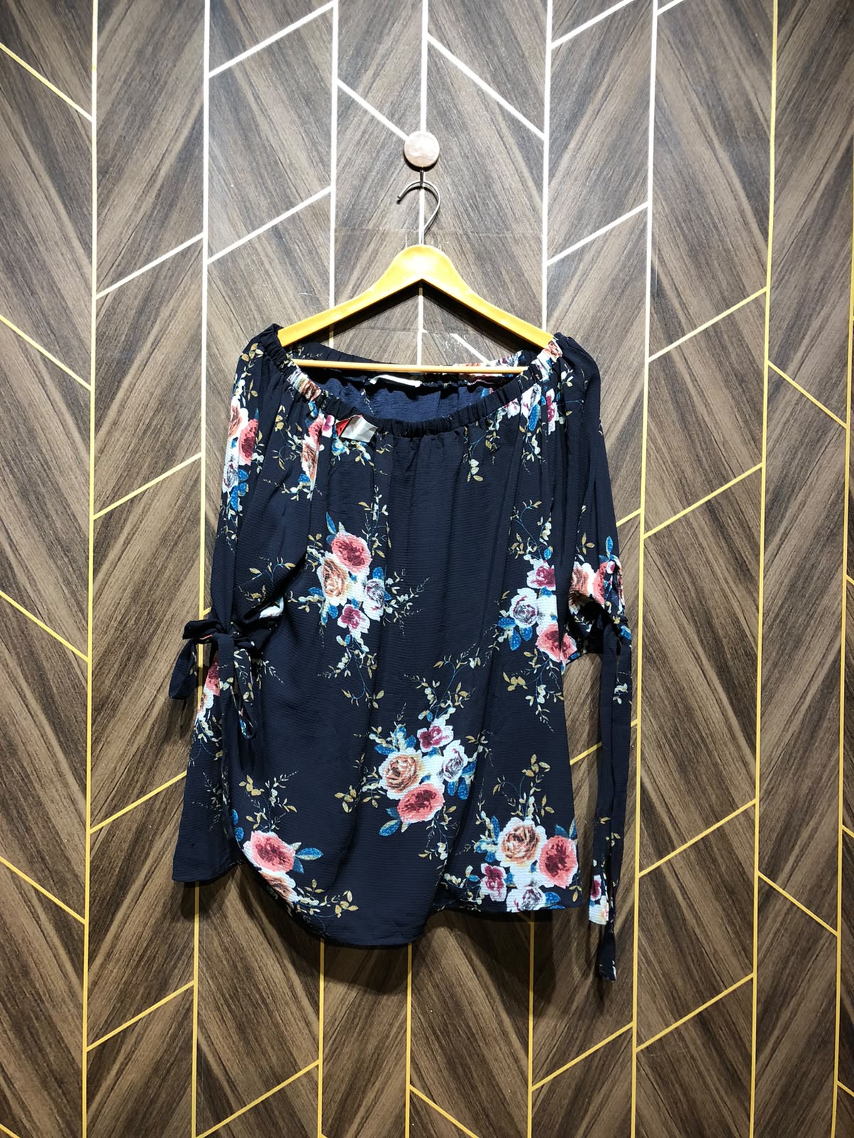 Western Top Chiffon – Large Size (Chest: 20, Length: 28   off shoulder )