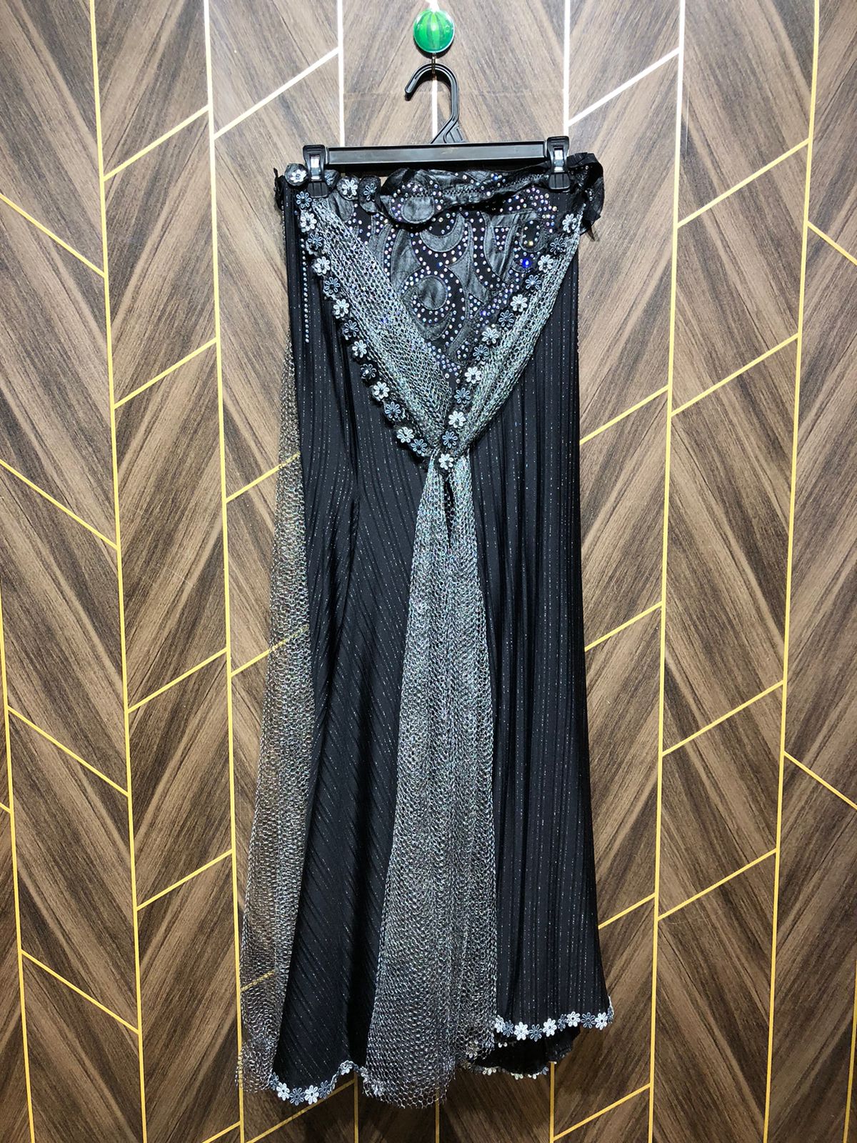 women jersey skirts size chest 28  length 43