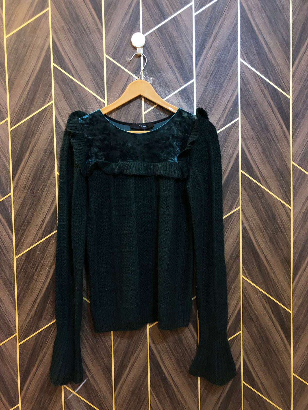 Crop Sweater Small Baggy Chest 18
