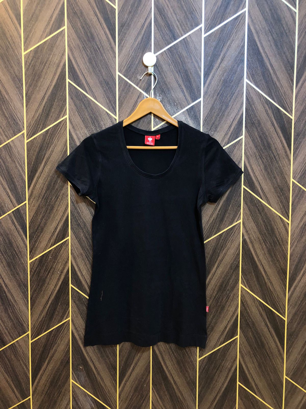 T-Shirt Jersey Small Size Length 27 fitted