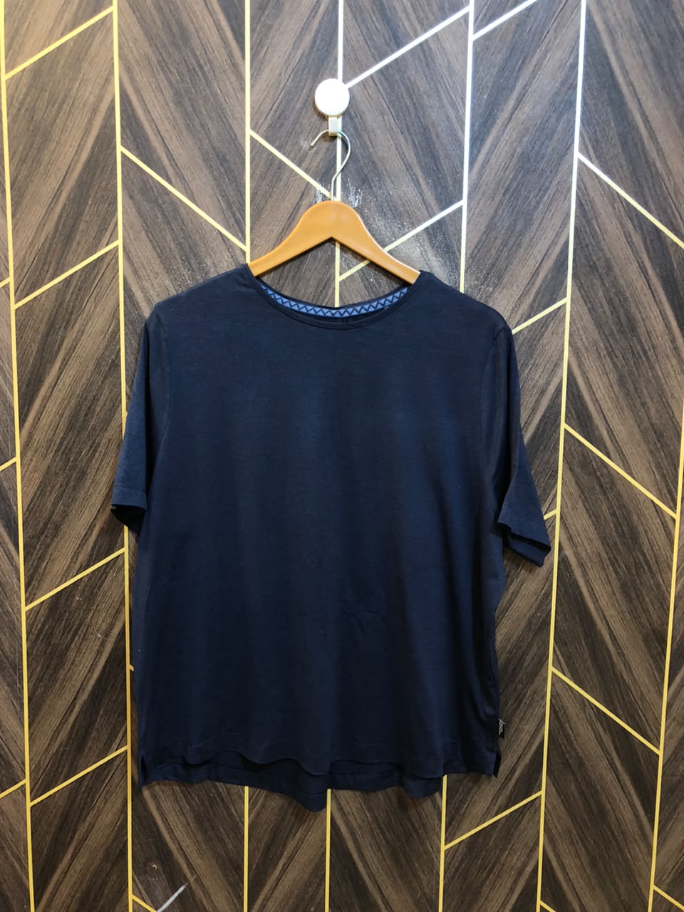 T-Shirt Jersey Medium Size Length 25 baggy