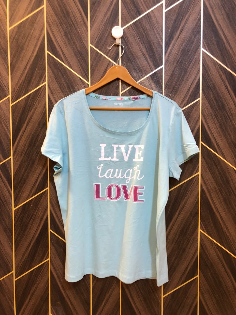 T-Shirt Jersey Medium Size Length 26  baggy