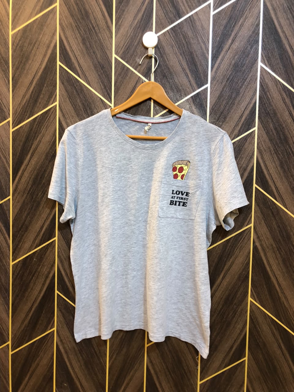 T-Shirt Jersey Medium Size Length 23 baggy
