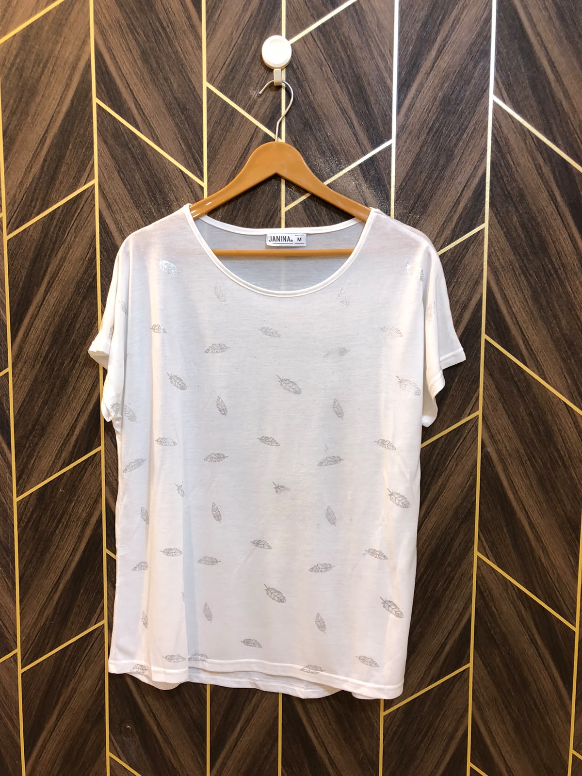 T-Shirt Jersey Medium Size Length 27 baggy