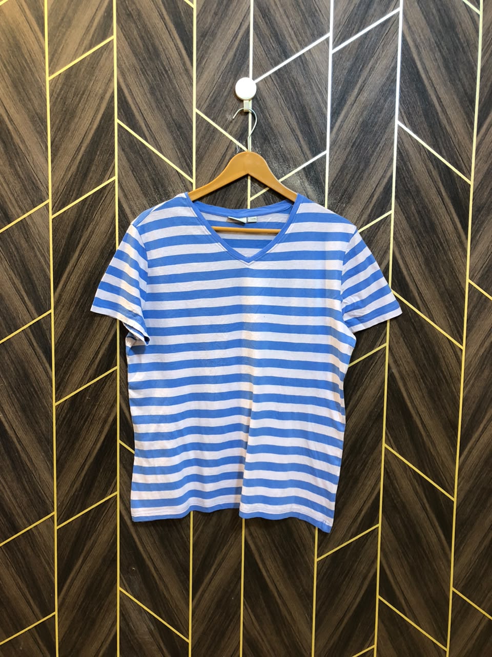 T-Shirt Jersey Medium to Large Size Length 25