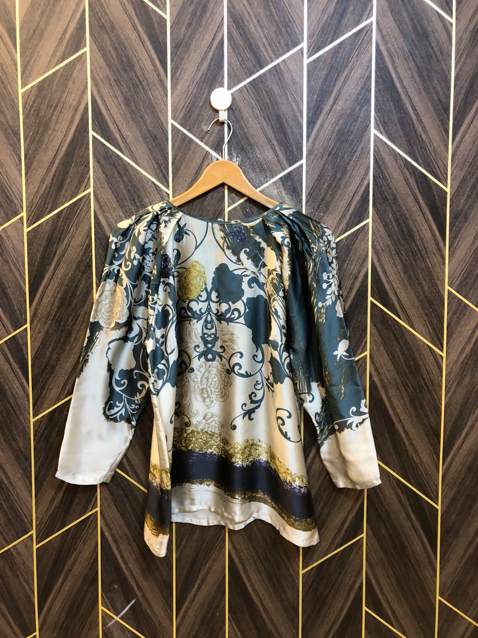 Western Top Silk – Medium Size (Chest: 19, Length: 25 )