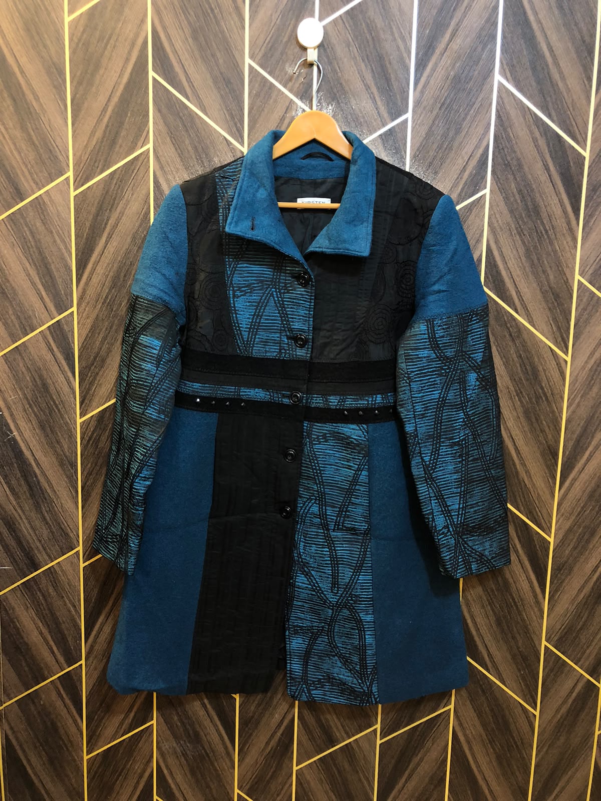 Women Wool Coat Large | Size | Chest 20  | Length 35