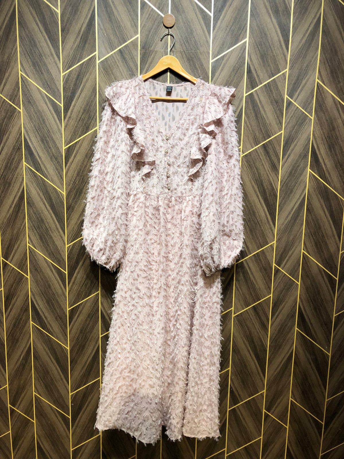 Long Maxie Chiffon Large Chest 20 Length 53