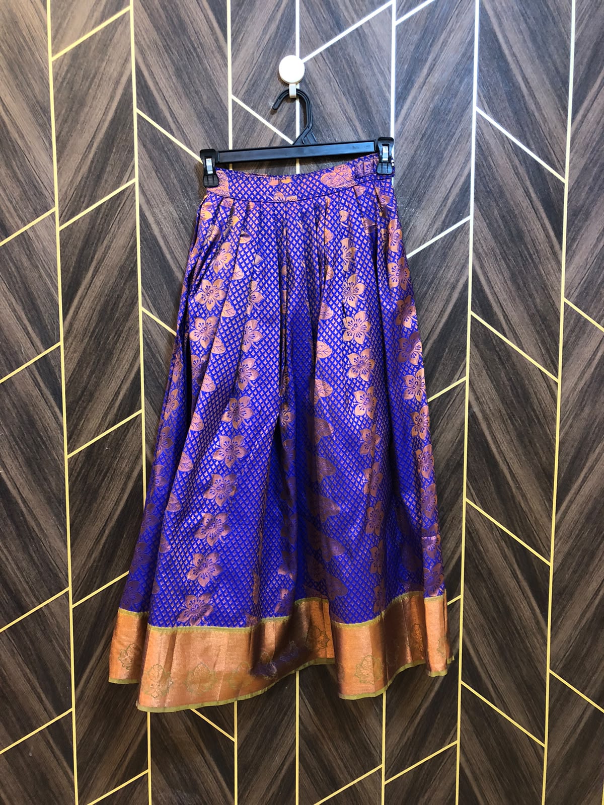 Women Skirts Silk X Small | Size Waist 24 | Length 32