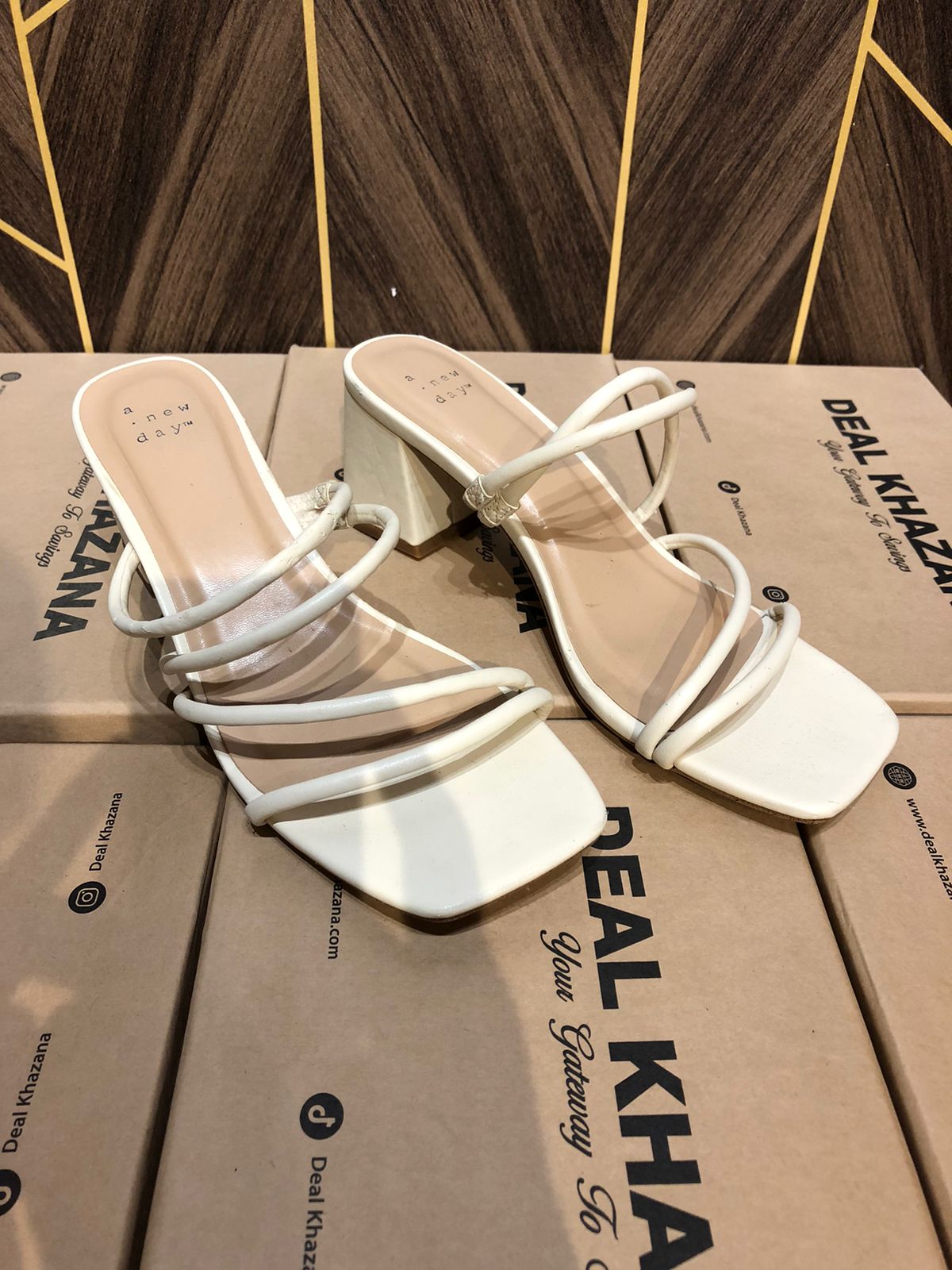 Women Heels Minor damage Size 8