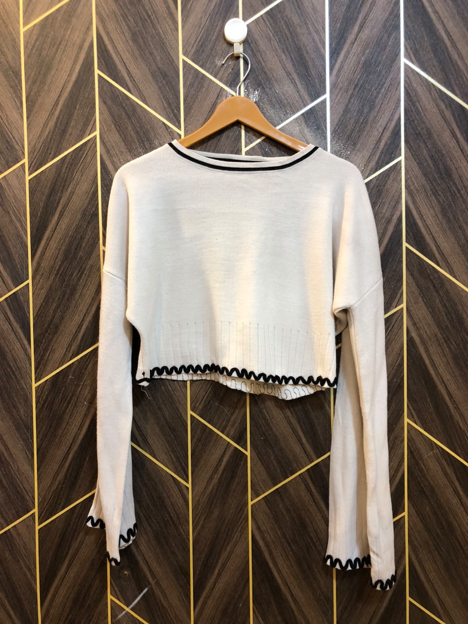 Women Crop Sweater Medium | Size | Chest 19 | Length 16
