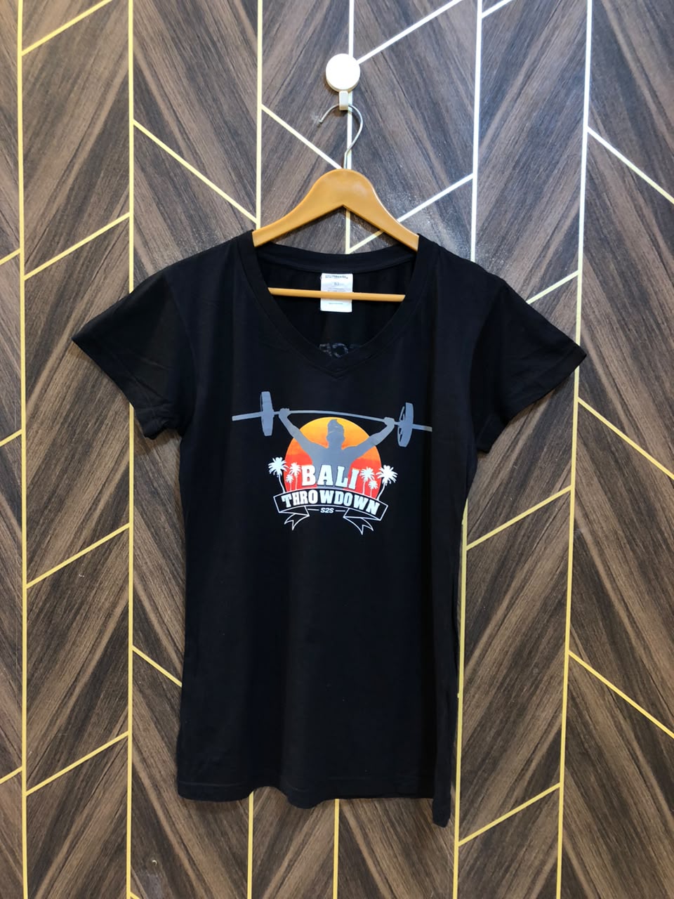 T-Shirt Jersey Small to Medium Size Length  26