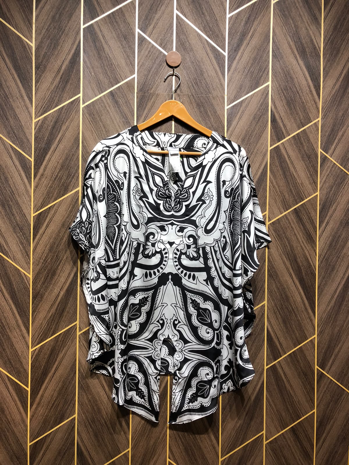 Western Top Linen – Medium to large  Size (Chest: 19 to 20 , Length: 27 butterfly style)