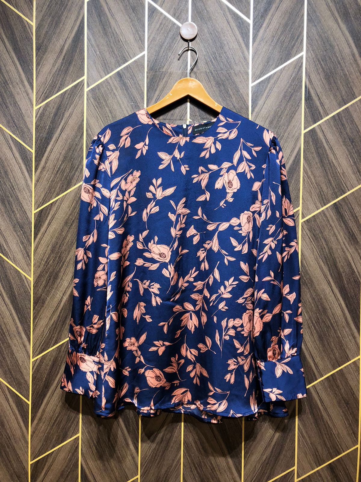 Western Top Silk –-Large Size (Chest: 21, Length: 29)