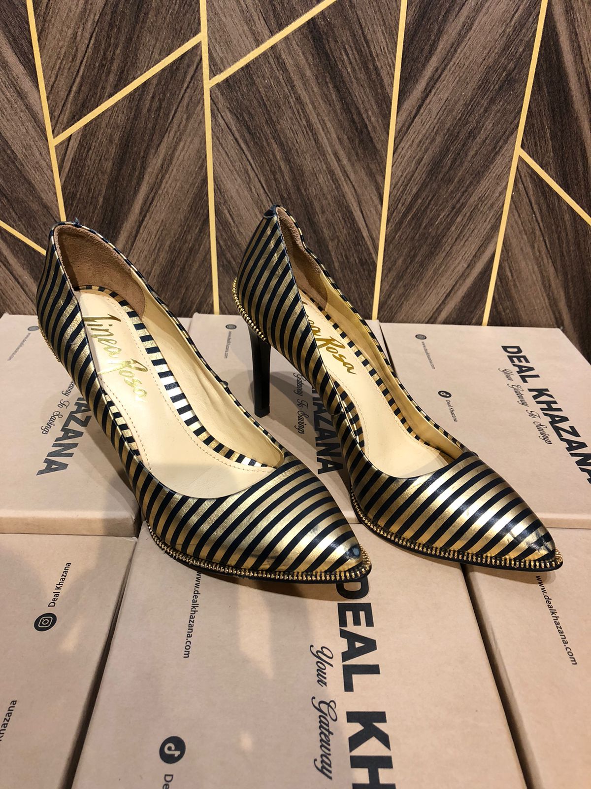 Women Heels  Minor stain  Size 37