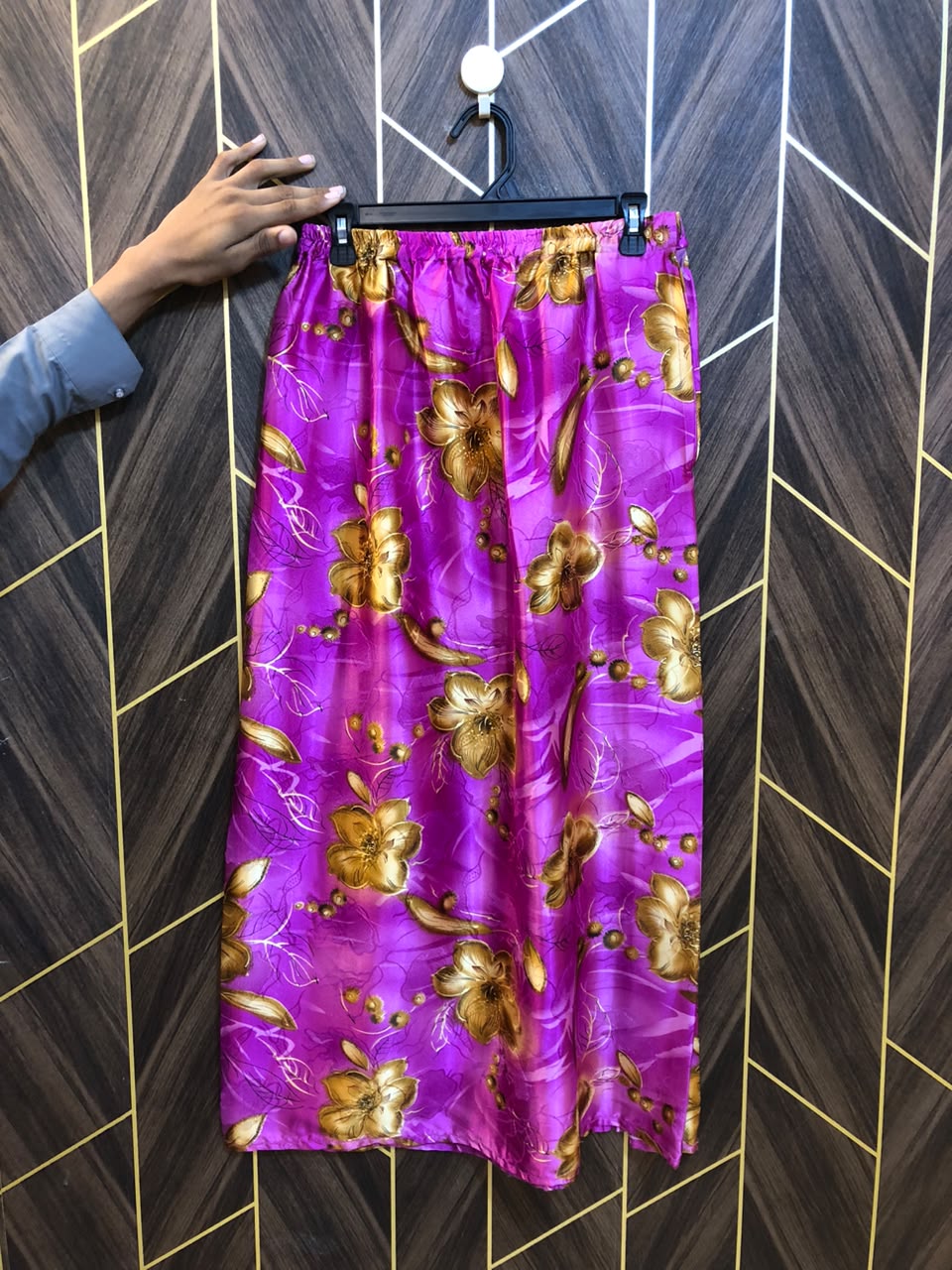 Women Skirts Silk Medium | Size Waist 30 | Length 38
