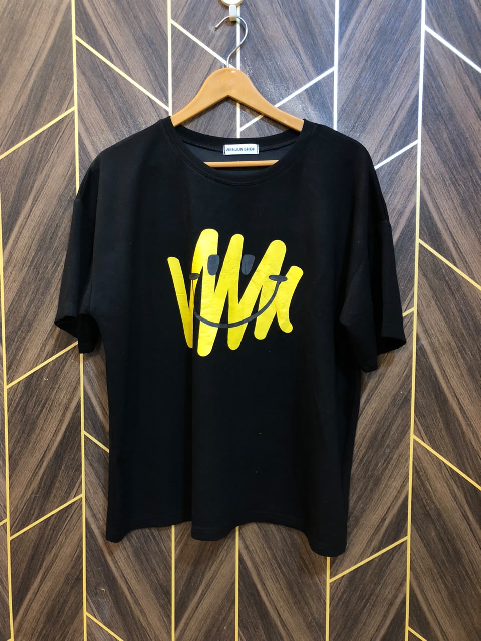 T-Shirt Jersey Medium Size Length 26 baggy