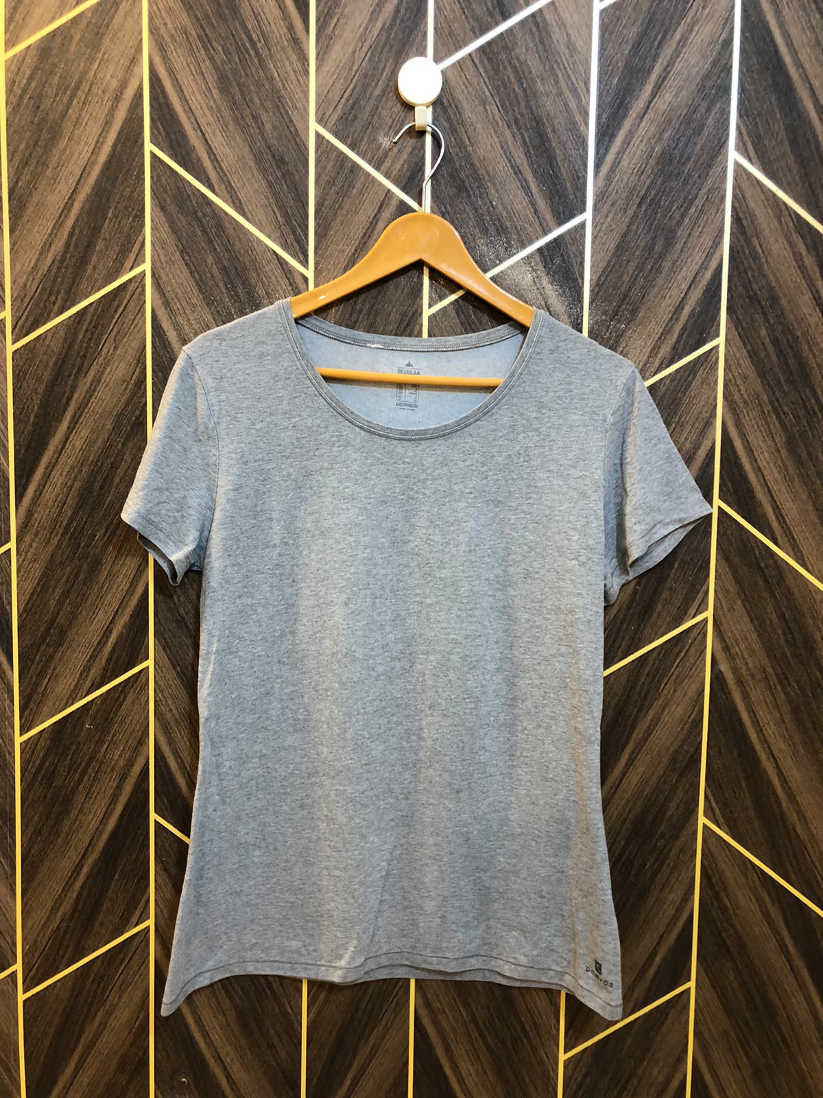T-Shirt Jersey Small to Medium Size Length 26