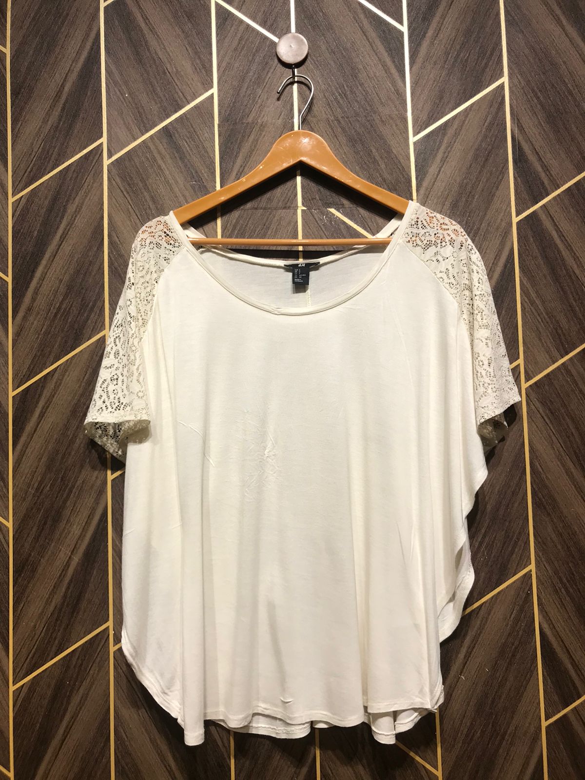 T-Shirt Jersey Medium Size Length 26  baggy