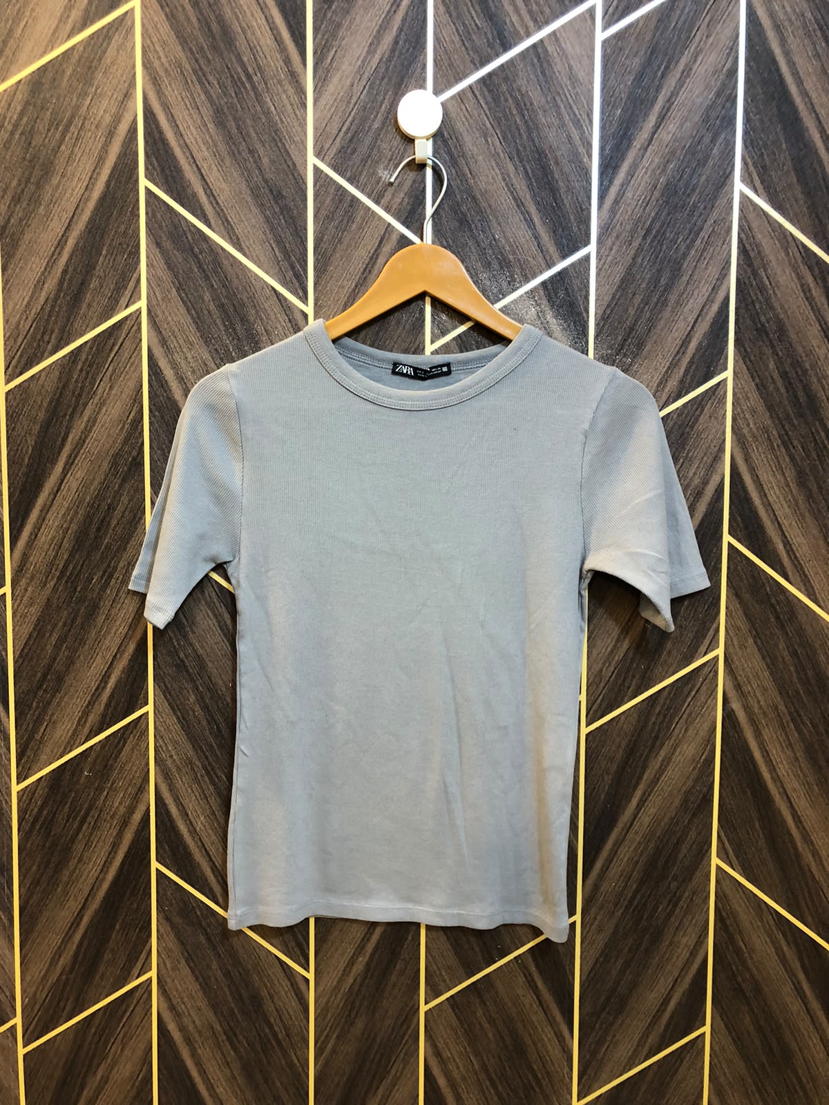 T-Shirt Jersey Small Size Length 21 fitted