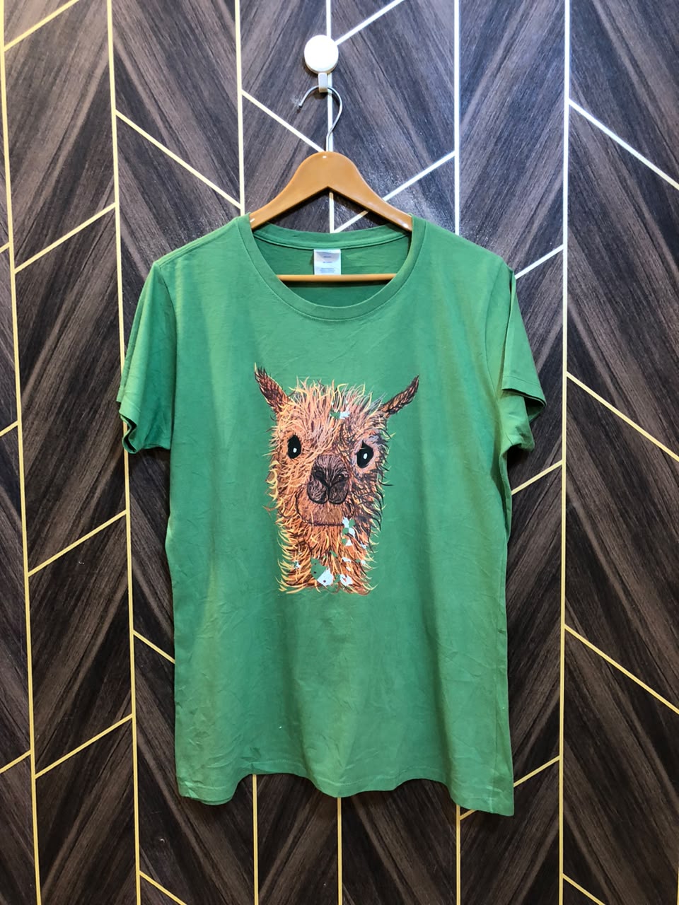 T-Shirt Jersey Medium Size Length 27 baggy