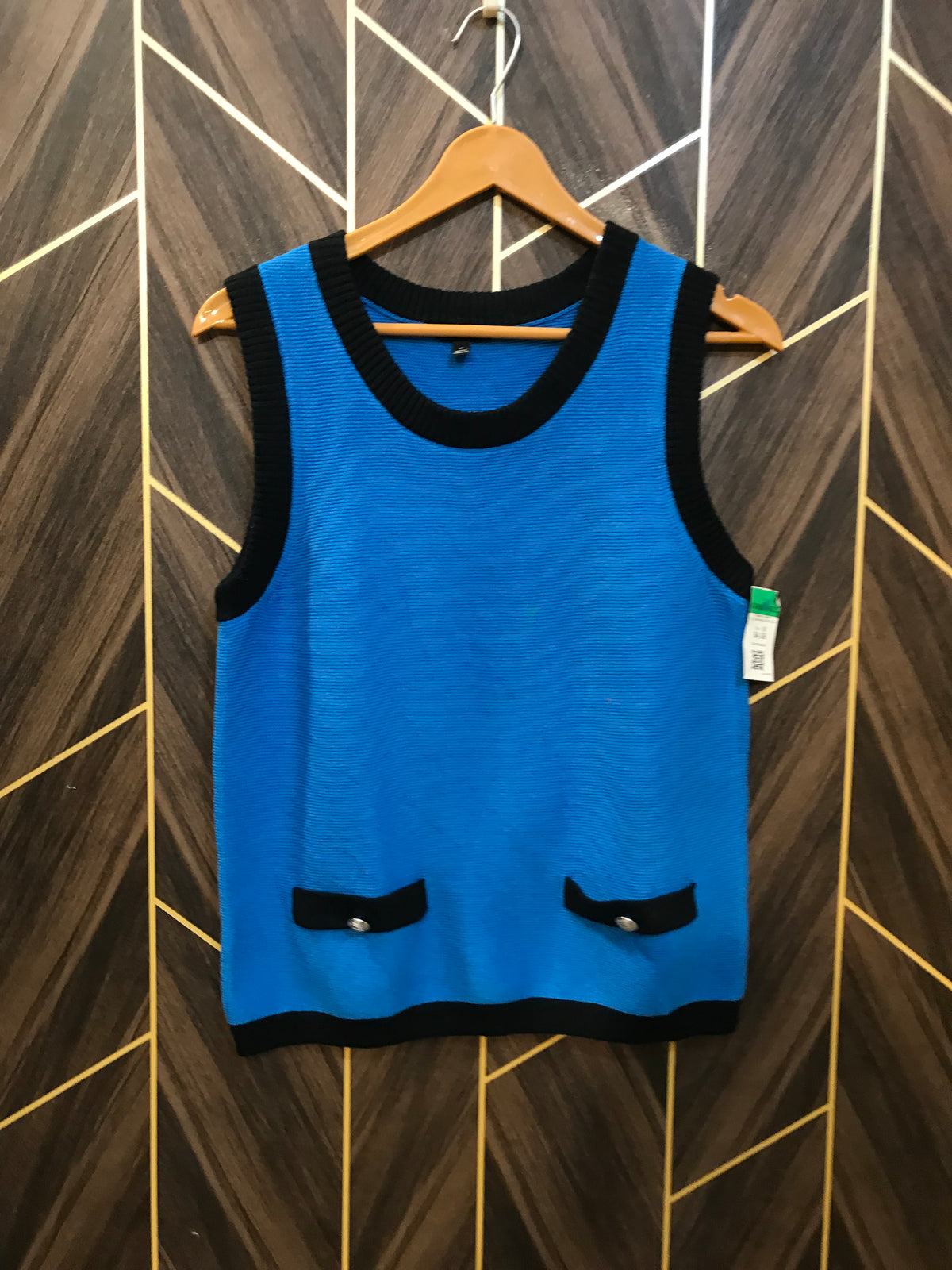 Sleeveless Top M